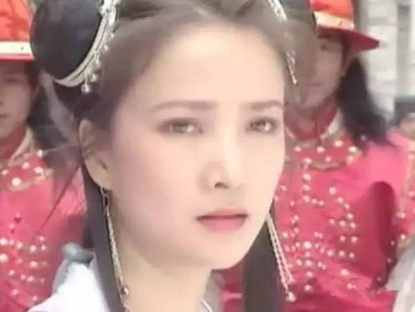 她被评为最美的中国女人，演全了四大名著的美女角色，就她一个