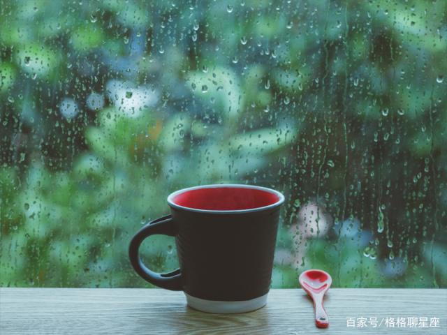 巨蟹座：你来了，整个世界都在发光，你走后，整个世界都在下雨