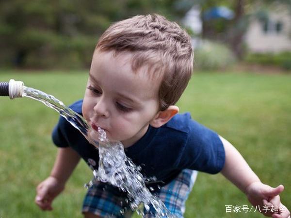 属猪男孩寓意好的名字精选