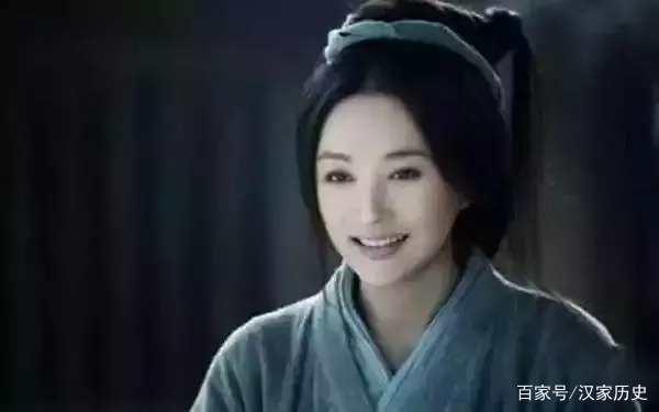 父亲精通相术，认为美丽女儿是人中之凤，却选一个“无赖”当女婿