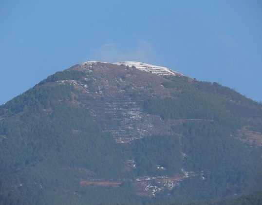 梦见山顶有雪