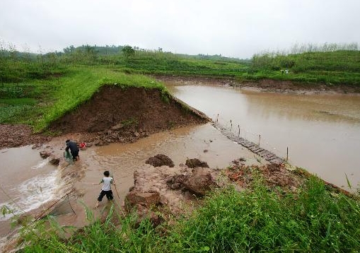 梦见水库决堤