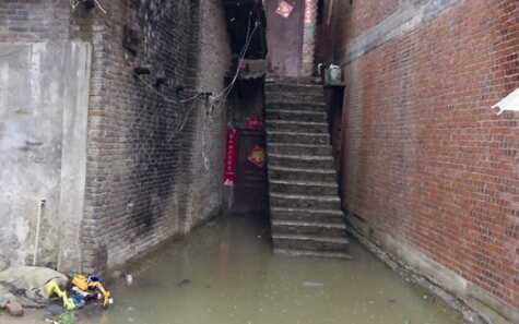 梦见水淹家