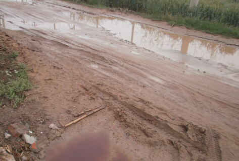 梦见走泥水路