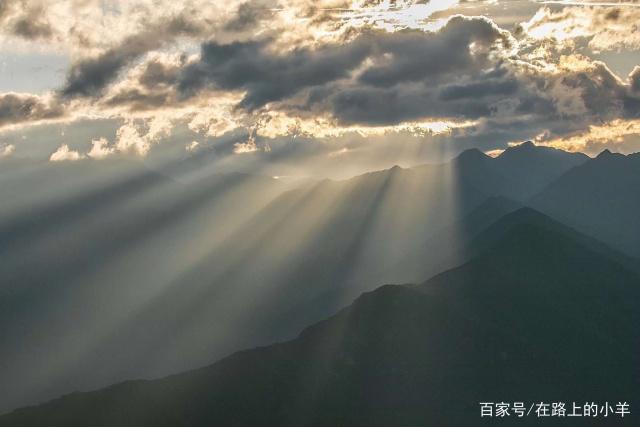 车牌666司机还必须属马，高考前的毛坦厂，已成为独特的旅游景区