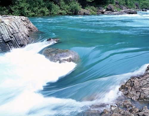 河流、溪水