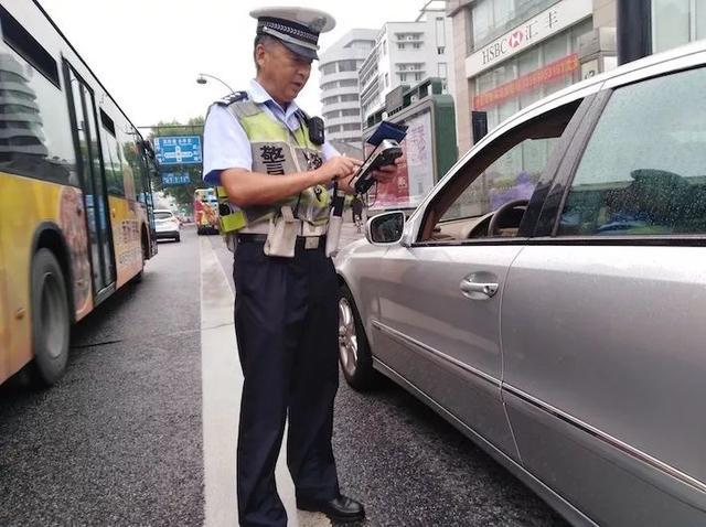 守卫“生命线”的“老黄牛”