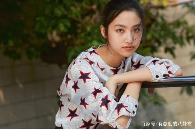 任达华女儿14岁了，左眼角长了颗女人痣，五官已经美过超模妈妈