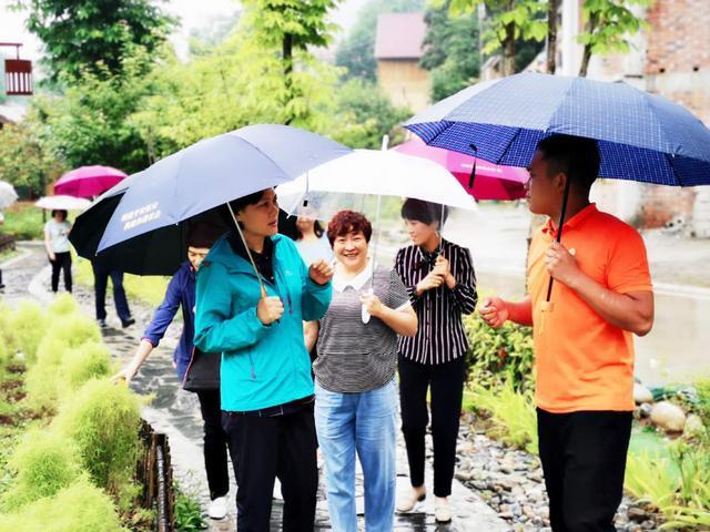 “不忘初心·牢记使命” 坚持联系服务妇女群众的工作生命线