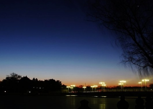 梦见夜景弥漫