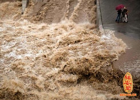 梦见大雨洪水