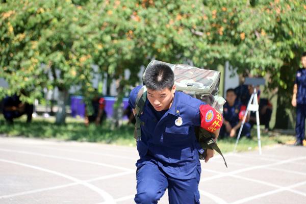 新疆巩留森林消防大队：200米“生命线” 尽显消防热血青春