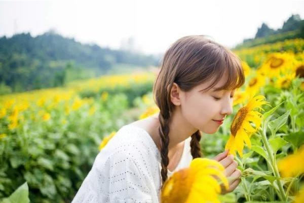 射手座，摩羯座，两大星座2019年桃花盛开，脱单离你不远啦