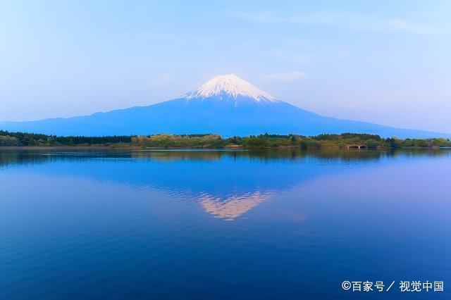 我的执念乱了谁的流年，谁的流年又成了我的执念，我缱绻纸上……