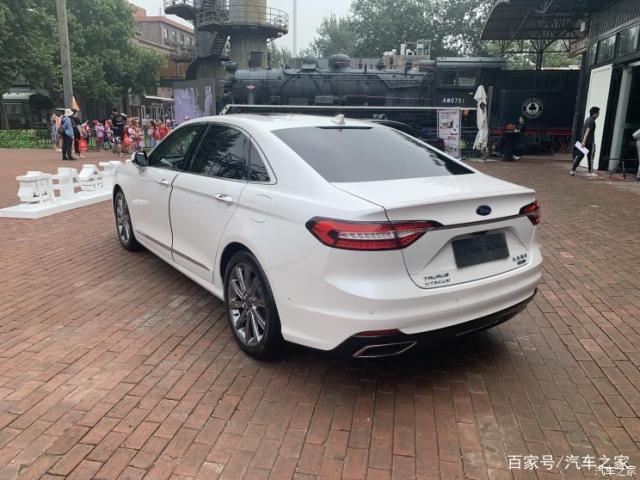 2.0T+8AT国六动力 新款福特金牛座发布