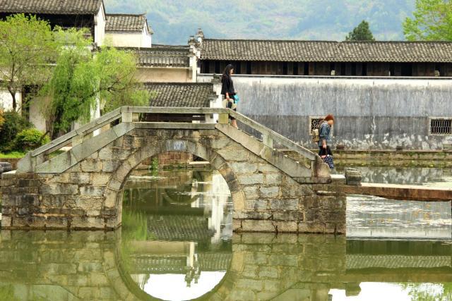 中国最出名的八卦村 距今1800年历史 难得的风水宝地