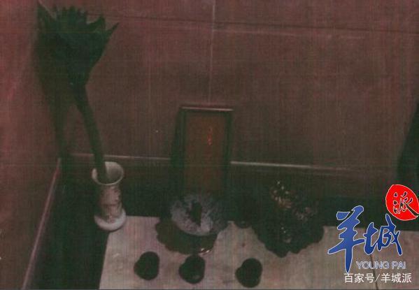 广州市民家门口摆风水祭祀品，影响邻居卖房成被告
