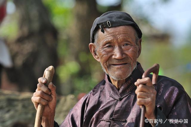 八字命理中先苦后甜晚年顺利的命造都有哪些特点？